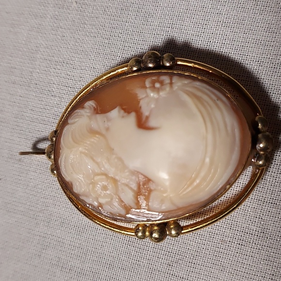Vintage PR. ST. Co. 1/20 12K GF Cameo Pendant or Pin Hand Carved Shell Woman - Picture 10 of 10